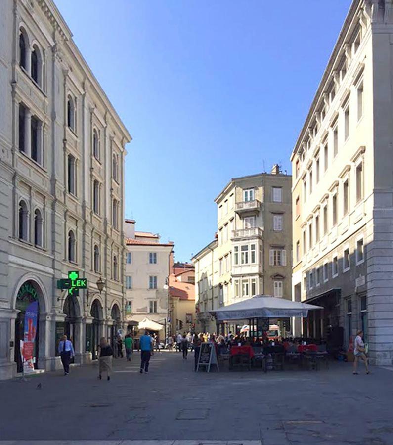 La Porta Bianca Apartment Trieste Luaran gambar